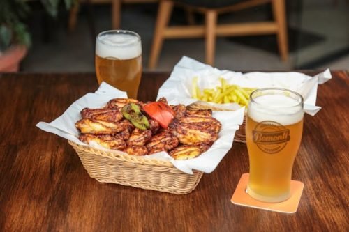 Pratos que ficam melhores com cerveja vinho ou destilados no preparo