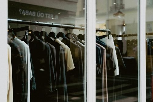 Vitrines que Vendem: O Poder do Visual no Varejo Físico Vitrines que Vendem: O Poder do Visual no Varejo Físico